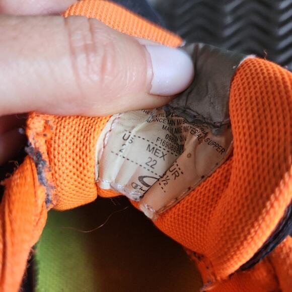 Boys shoes bundle sneakers, sandals and van's 2 - Picture 8 of 9